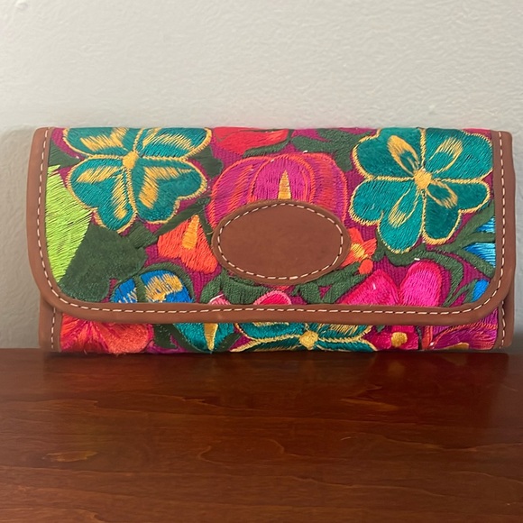 Handbags - Floral handmade wallet, NWOT